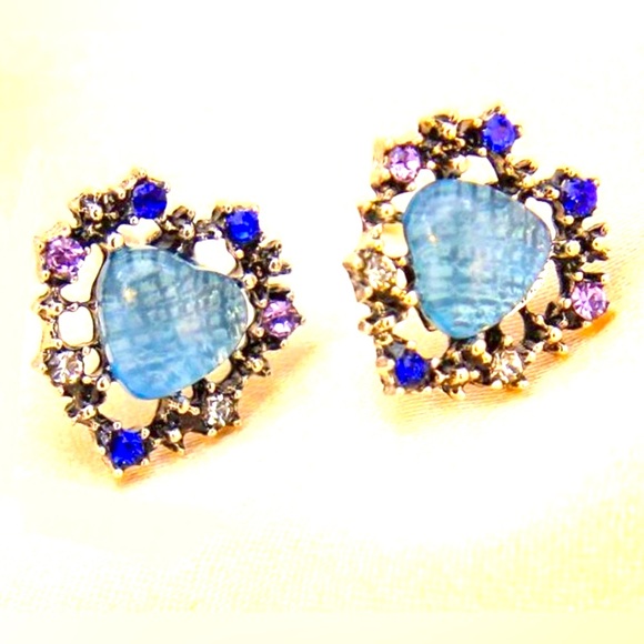 “Blue Branded Heart Wreath” Crisscross Bisect Framed Multicolor Gem Romance Stud - Picture 1 of 4